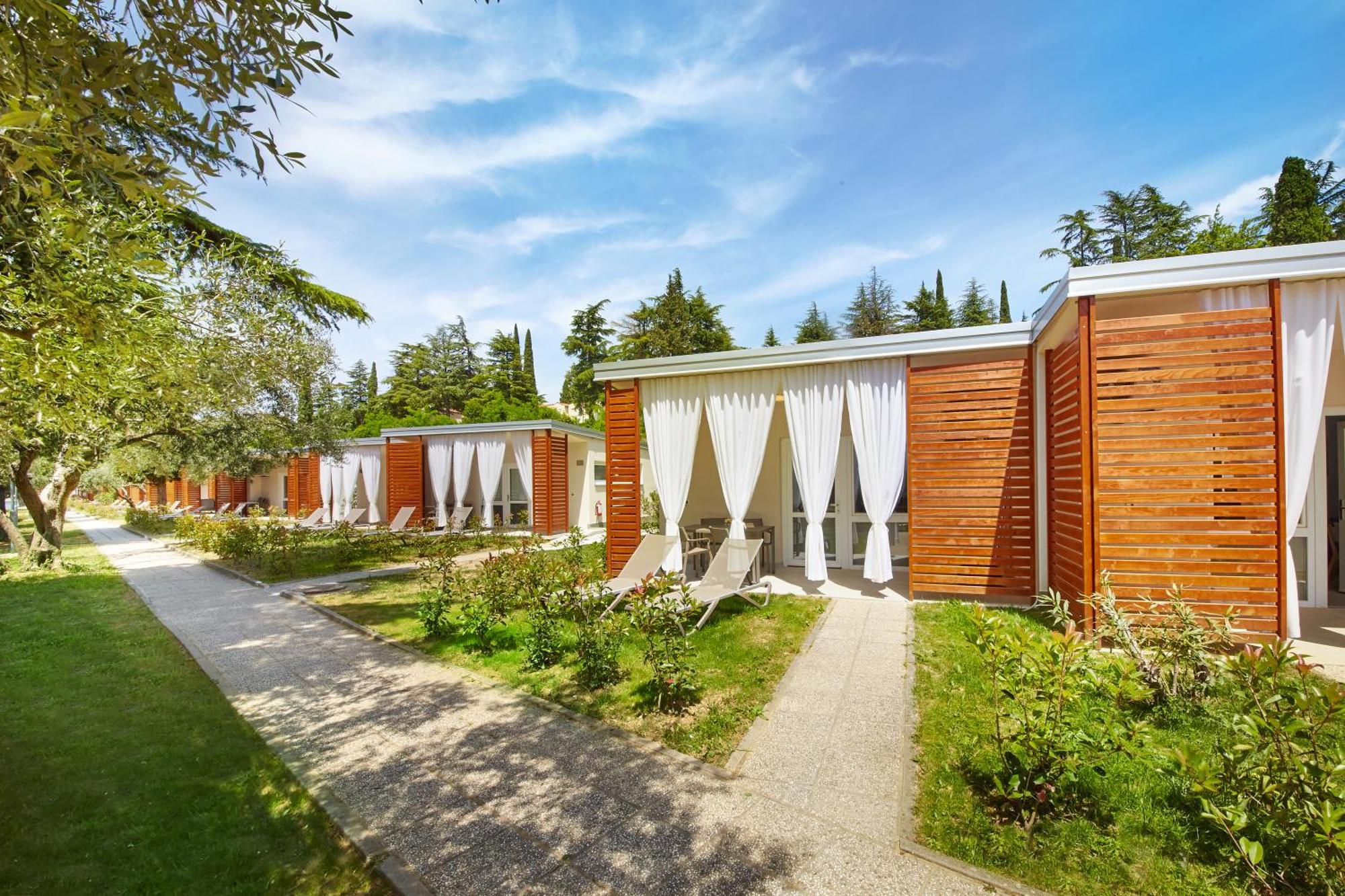 Adria Apartments - Hotel & Resort Adria アンカラン エクステリア 写真