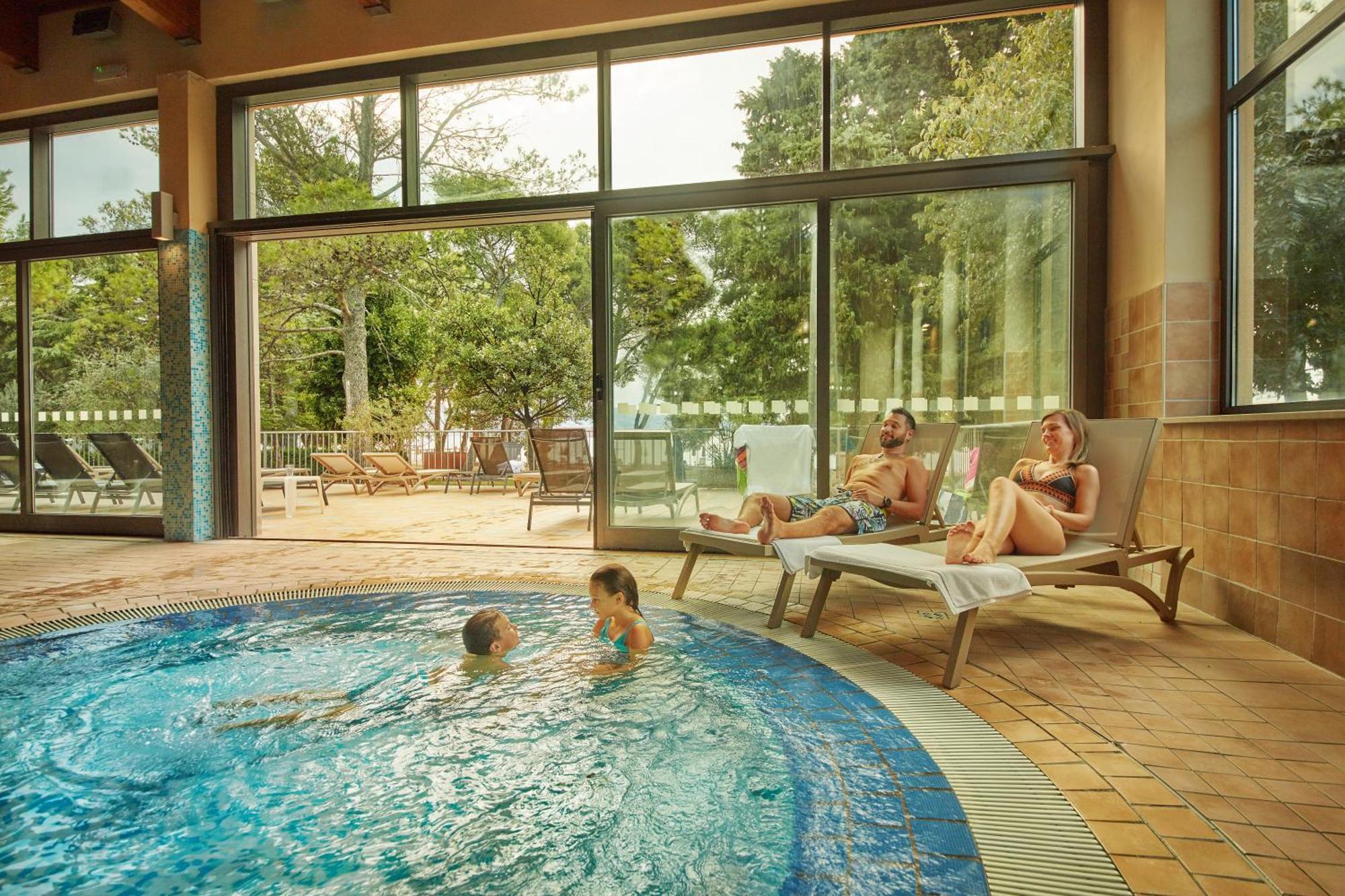 Adria Apartments - Hotel & Resort Adria アンカラン エクステリア 写真